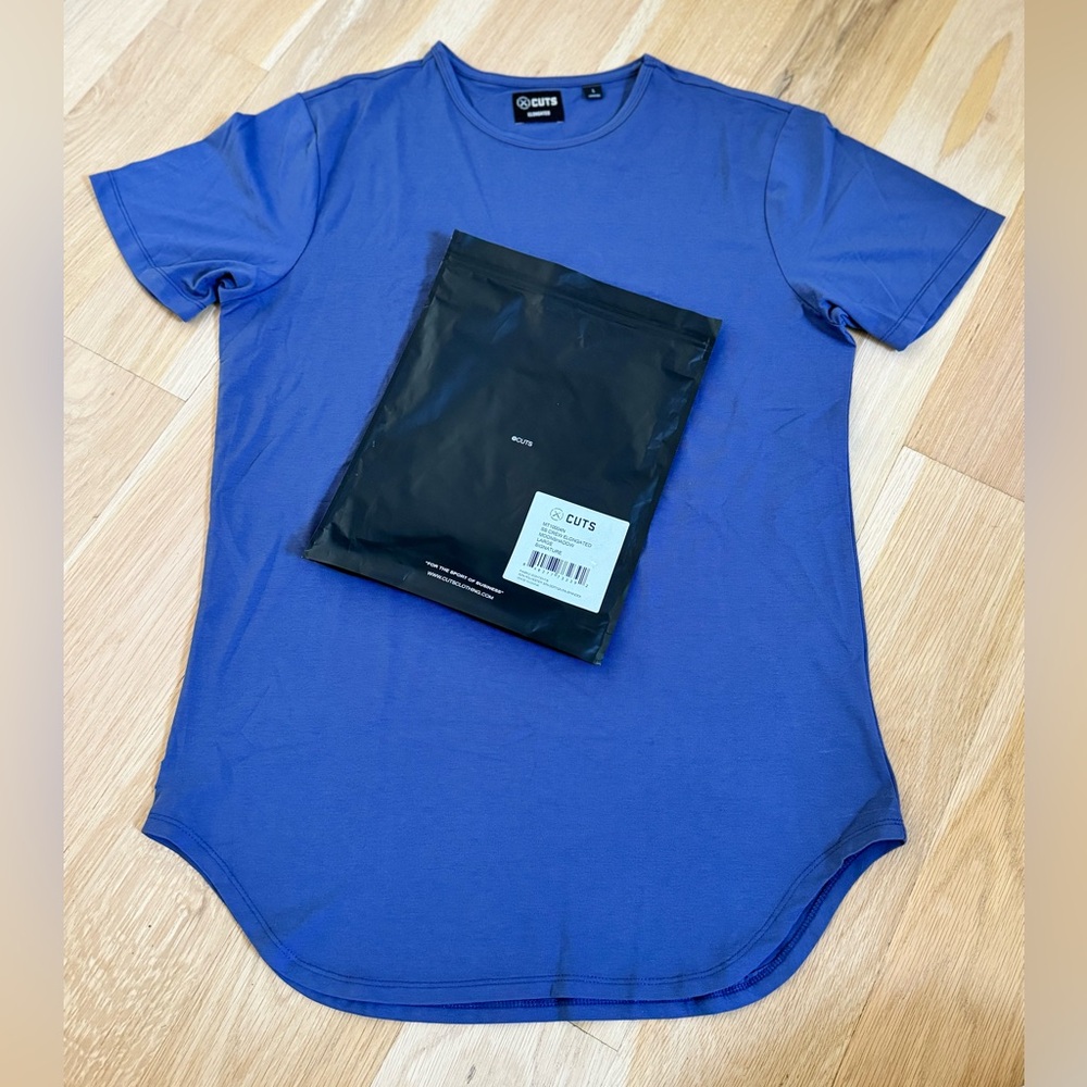 Brand new Cuts T shirt size Large in color moonlight